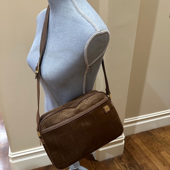 Vintage Givenchy Monogrammed Shoulderbag - Picture 5 of 9